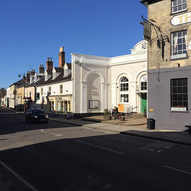 Blue skies, let's hope that it stays like this for the rest of the day.