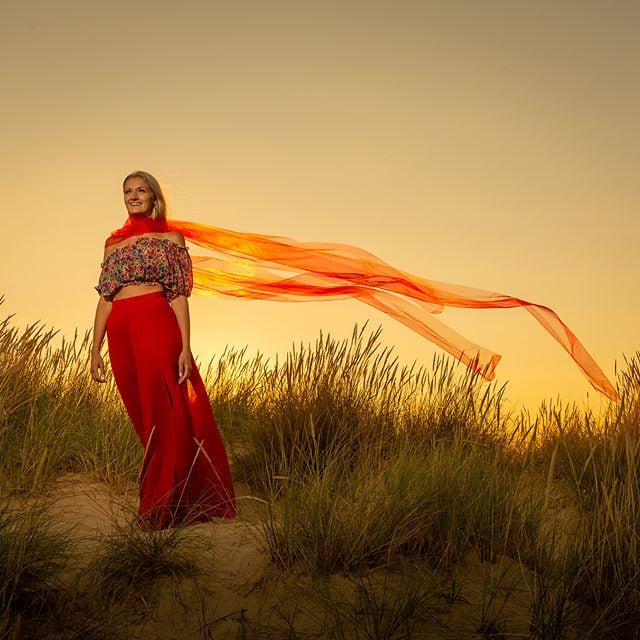 Behind the scenes – Sunset portrait of Steffi at Southwold