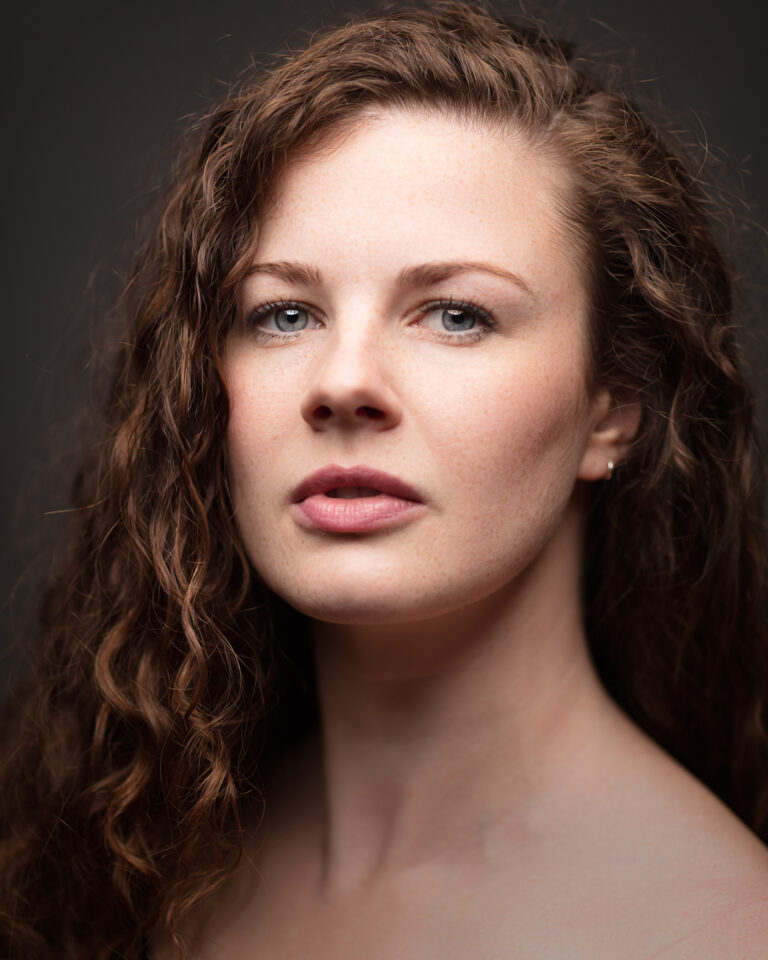 Studio Portrait Photography: Capturing Memories and Emotions