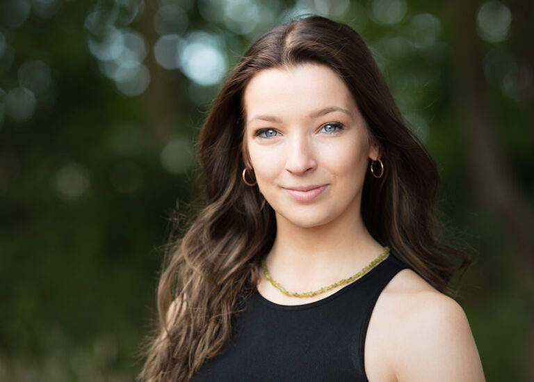 Capturing Talent & Energy: A Successful Headshot Shoot with Young Actor & Dancer Sarah