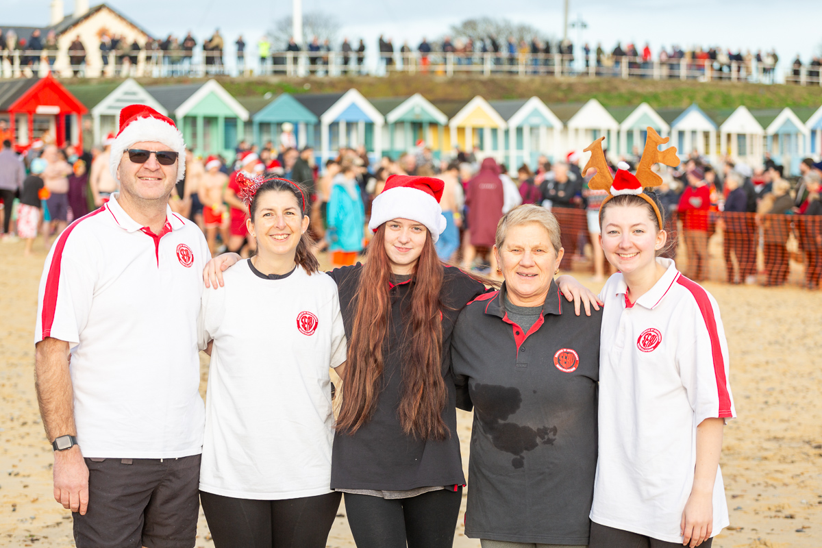 southwold christmas 2023 swim foyers photography 69 1