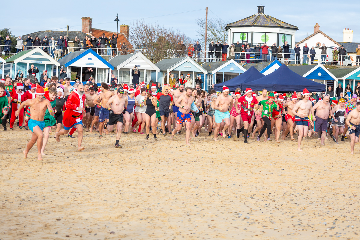 southwold christmas 2023 swim foyers photography 94 1