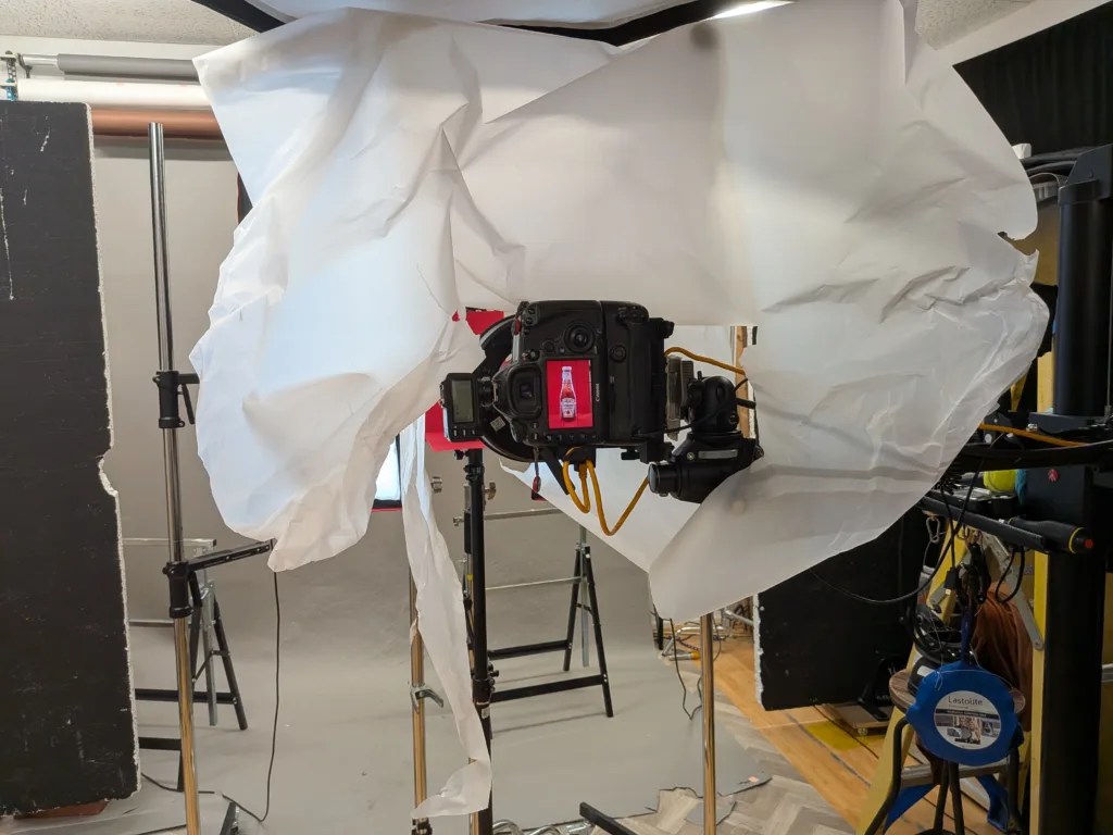 Camera setup for product photography with lighting diffusers